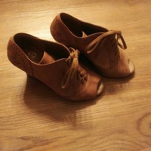 Wedge Peep toe Brown leather Booties
